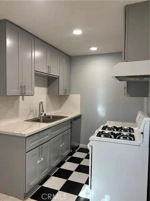 8641 Glenoaks  #131, Sun Valley, CA 91352