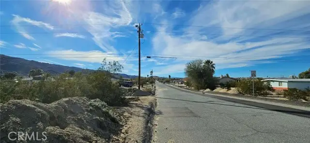800 Utah Trl., Twentynine Palms, CA 92277 - #2