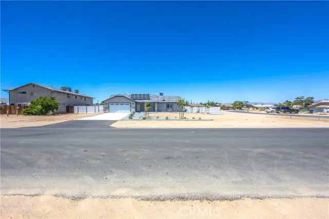20948 Verde Drive, Apple Valley, CA 92308 - #3