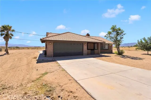 10521 3rd Avenue, Hesperia, CA 92345 - #2