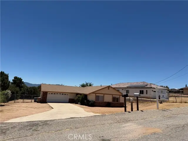 16389 Fremontia, Hesperia, CA 92345 - #1