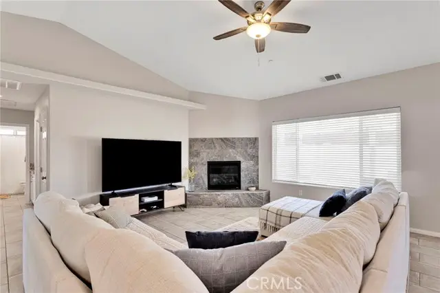 17889 Sycamore, Hesperia, CA 92345 - #2