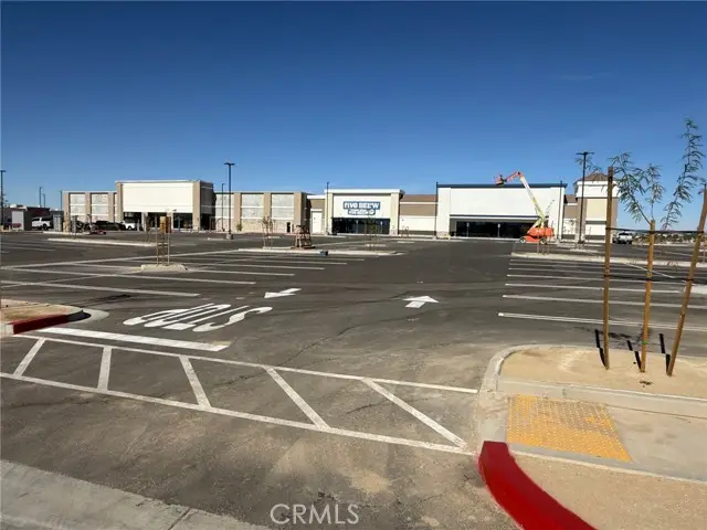 19575 Bear Valley Rd., Apple Valley, CA 92307 - #3