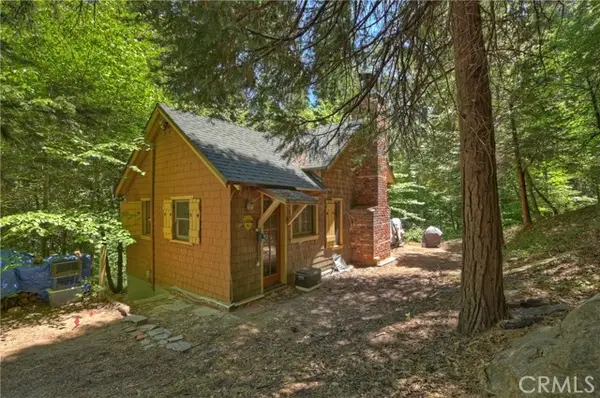 714 Blue Jay Canyon Road, Blue Jay, CA 92317