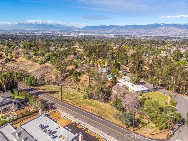 724 Sunset Drive, Redlands, CA 92373 - #2