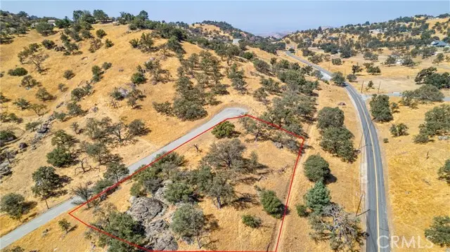 18750 Alameda Pl, Tehachapi, CA 93561 - #2
