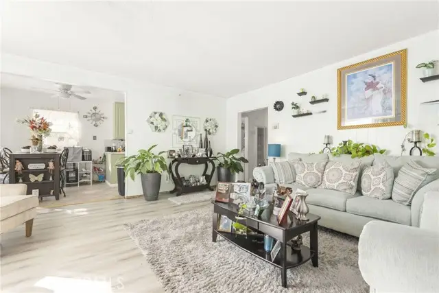 553 109th, Los Angeles, CA 90044 - #3