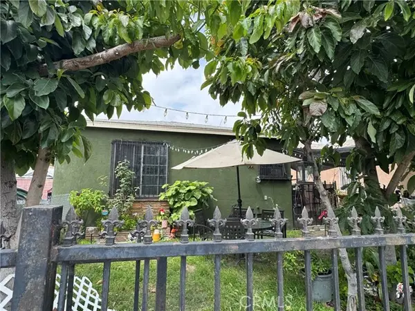 5121 60th Street, Maywood, CA 90270