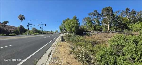 17401 La Sierra, Riverside, CA 92503