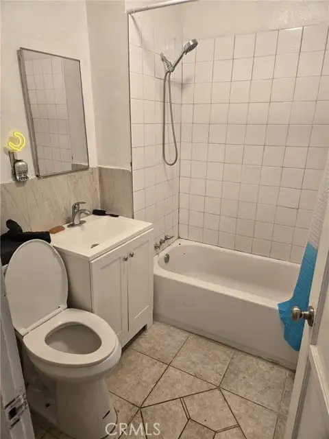 515 Crawford Street, Bakersfield, CA 93305 - #2
