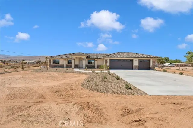21317 Caribou Road, Apple Valley, CA 92308 - #3