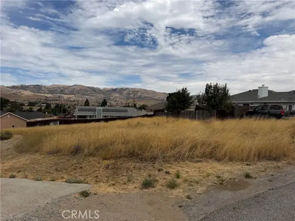 21105 Hillcrest Court, Tehachapi, CA 93561