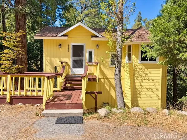 24086 Cresta, Crestline, CA 92325
