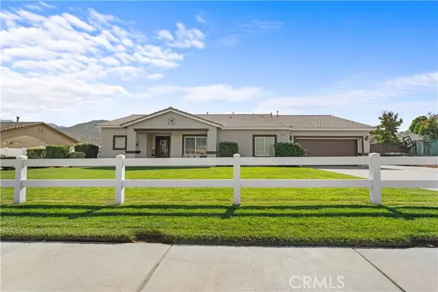 1424 Charles St, Banning, CA 92220 - #2