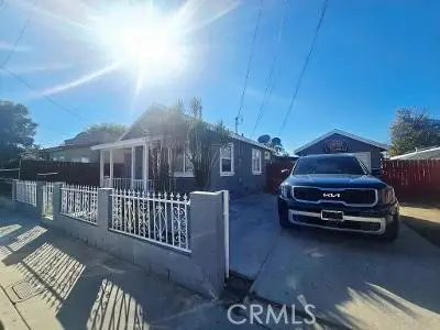 8206 Olanda, Paramount, CA 90723 - #2