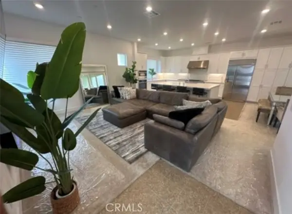 27148 Skyland, Valencia, CA 91381