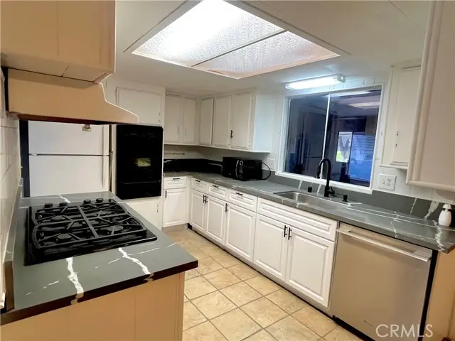 9391 California Avenue  #30, Riverside, CA 92503 - #2
