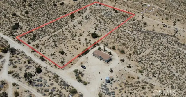 210 Avenue X, Llano, CA 93544 - #1