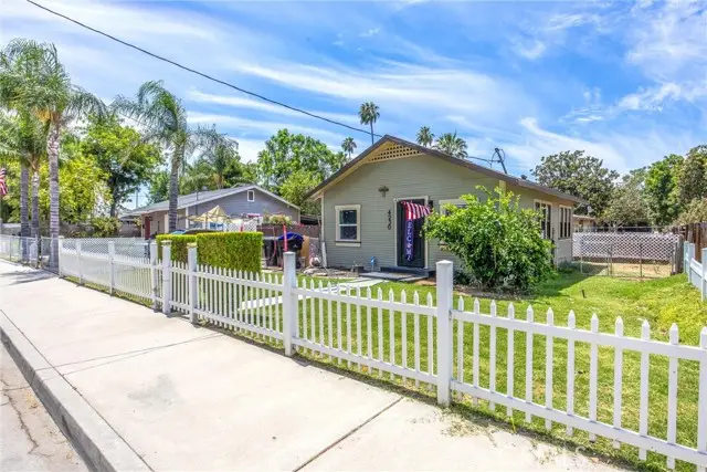 4230 13th, Riverside, CA 92501 - #2