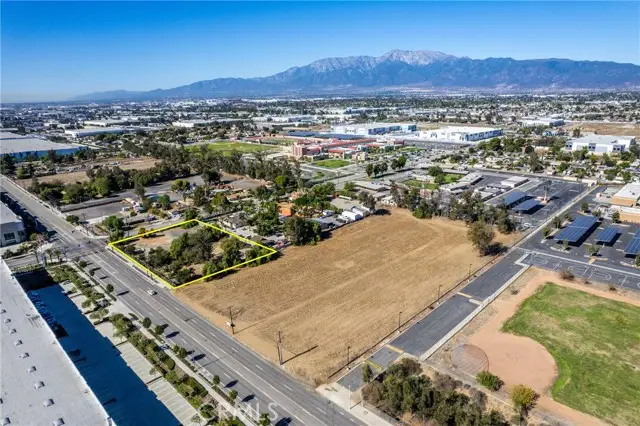 10899 Oleander Avenue, Fontana, CA 92335 - #2