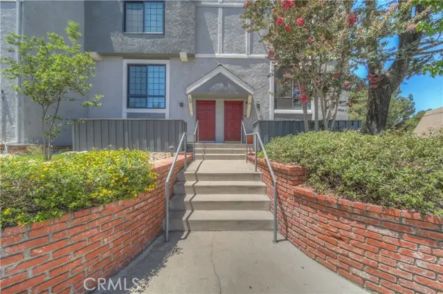 18100 Burbank, Tarzana, CA 91356 - #2