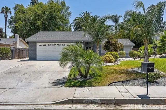 2132 Trafalgar, Riverside, CA 92506 - #1