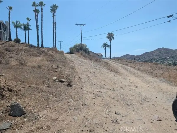 123 Vista Way, QUAIL VALLEY, CA 92587