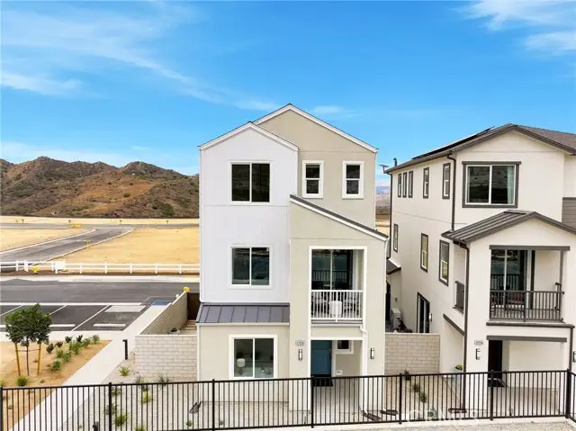 27604 Bareroot Place, Valencia, CA 91381 - #2