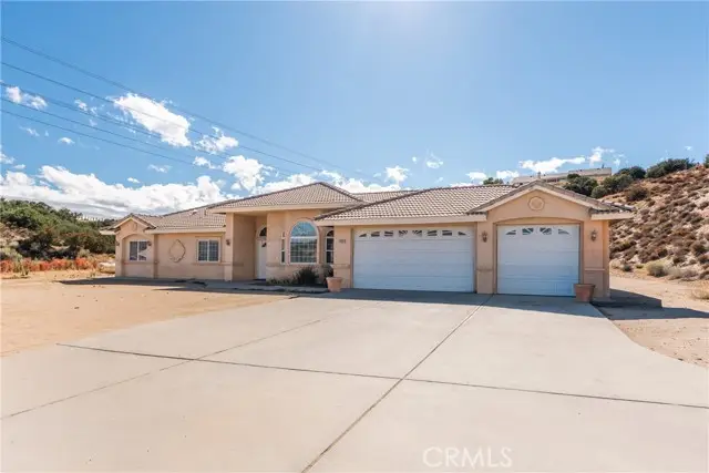 6890 Oak Hill Road, Hesperia, CA 92344 - #3