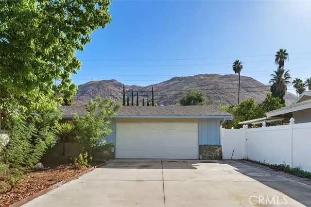 4044 Mt Vernon Avenue, Riverside, CA 92507 - #3