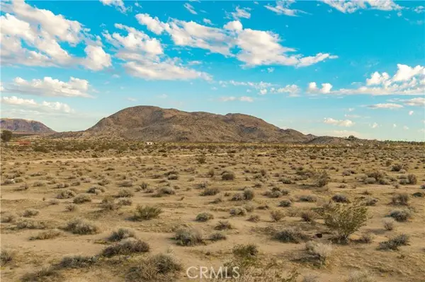 56220 University Boulevard, Landers, CA 92285