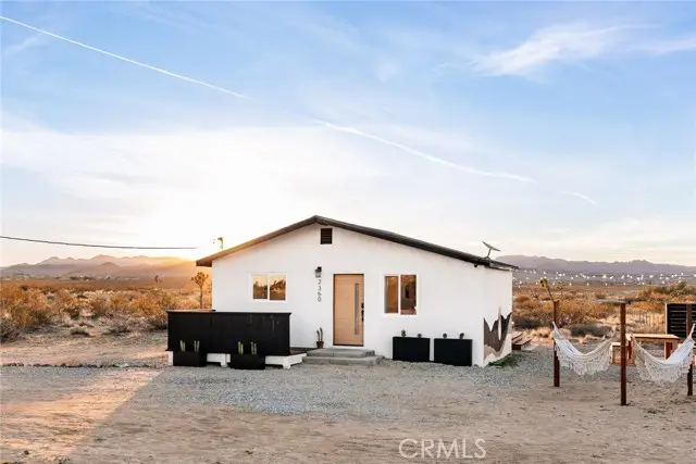 2360 Sand Drive, Landers, CA 92285 - #2