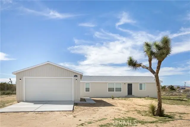 3614 Surrey Avenue, Yucca Valley, CA 92284 - #2