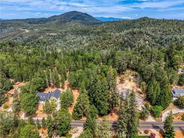 8833 Fox Drive, Cobb, CA 95426