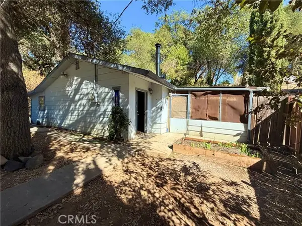 3096 Lakeview Drive, Nice, CA 95464