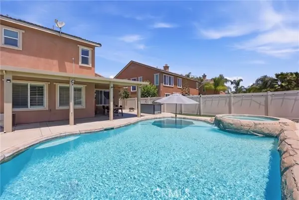 27708 Carlton Oaks Street, Murrieta, CA 92562