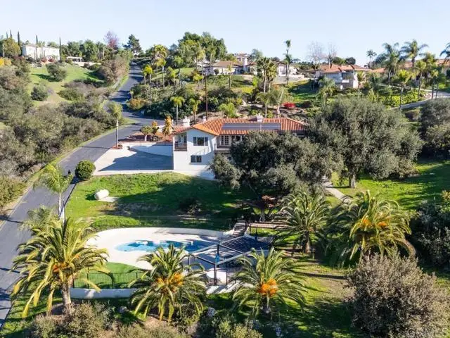 2230 Calle Dos Lomas, Fallbrook, CA 92028 - #2