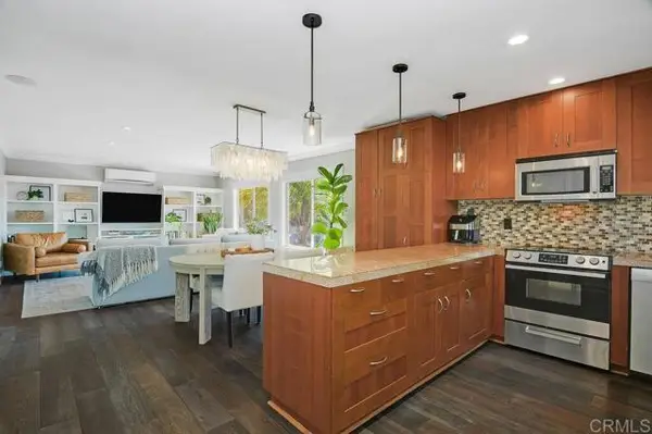 5810 Riley Street  #4, San Diego, CA 92110