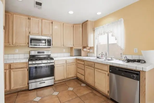 31802 Camino Rosales, Temecula, CA 92592 - #3