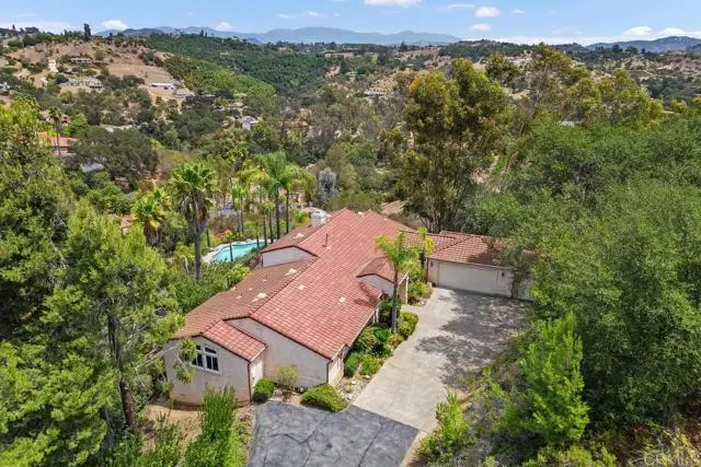 2718 Via Del Robles, Fallbrook, CA 92028 - #1