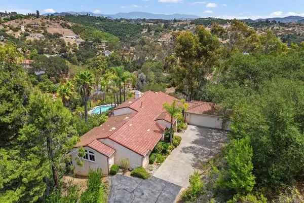 2718 Via Del Robles, Fallbrook, CA 92028