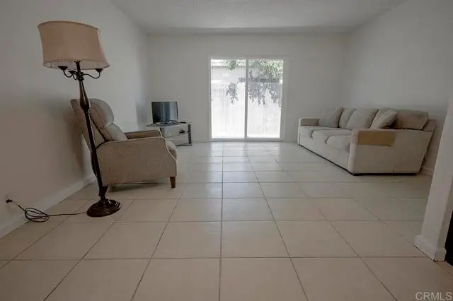 355 Calle Mariposa, Oceanside, CA 92057 - #3