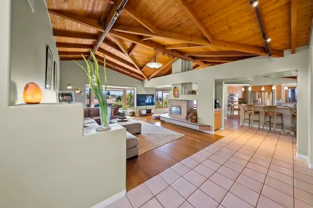141 Helen Way, Escondido, CA 92025 - #3