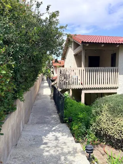 2352 Altisma Way  #9, Carlsbad, CA 92009