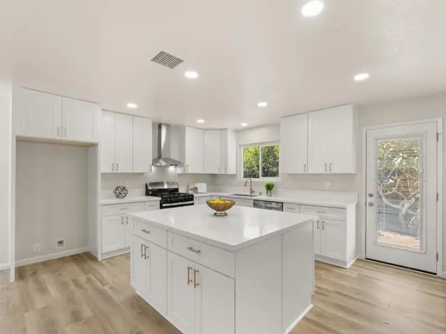 1004 Santa Margarita Drive, Fallbrook, CA 92028 - #3