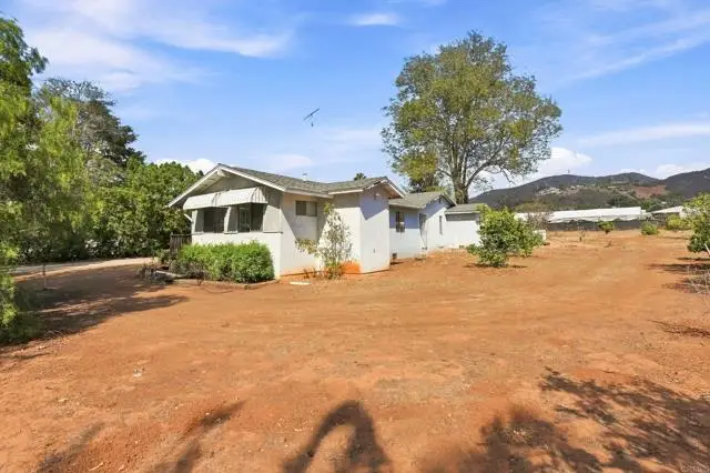 1045 Warmlands Avenue, Vista, CA 92084 - #3