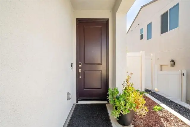461 Meadowood Street, Fallbrook, CA 92028 - #3