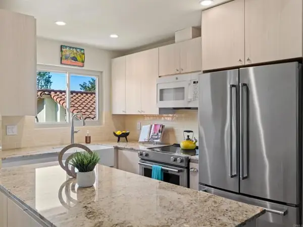 1982 Fairlee Drive, Encinitas, CA 92024