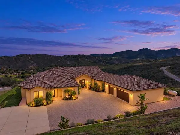2260 Panoramic Way, Vista, CA 92084