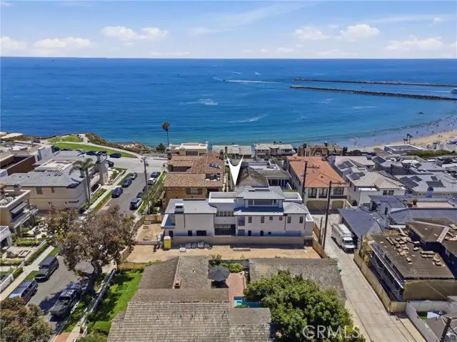 209 Narcissus Avenue, Corona Del Mar, CA 92625 - #3